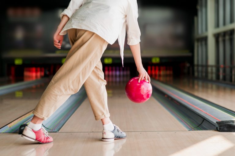 Bermain bowling